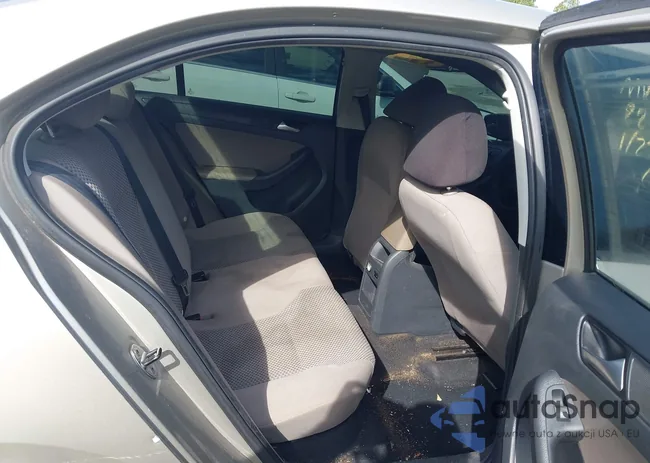 3VW2K7AJ2EM224908: 44243133