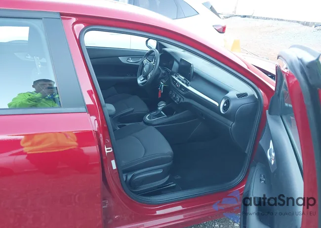 3KPF24AD5RE804019: 44243173