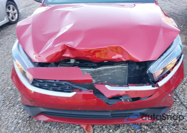 3KPF24AD5RE804019: 44243173