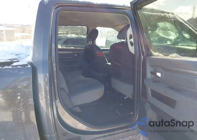 3C6RR7LT0GG364301: 44244273