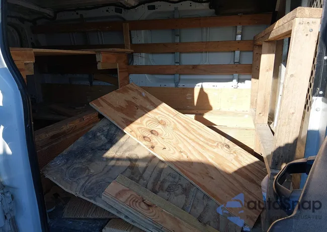 1FTYR1ZM6HKA63995: 44244362