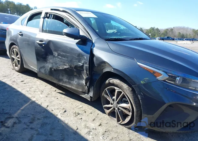 3KPF24AD5RE768946: 44244458