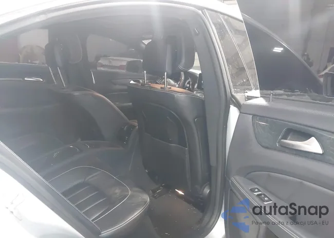 WDDLJ9BBXFA135041: 44244567