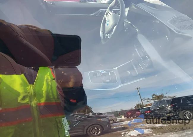 WBY43HD09SFU68261: 44244843