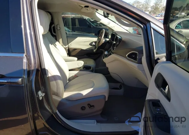 2C4RC1L77MR586270: 44243849