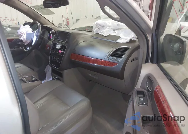 2C4RC1BG4GR128157: 44243871