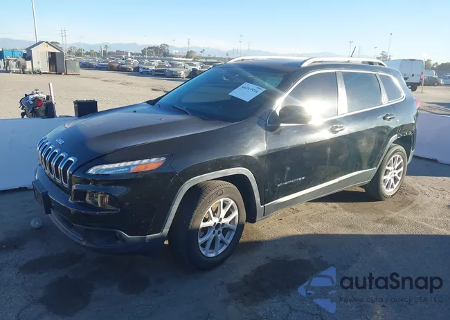 1C4PJLCB4JD596749: 44243934