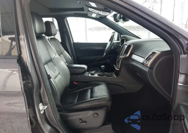 1C4RJFBG8EC135752: 44244137