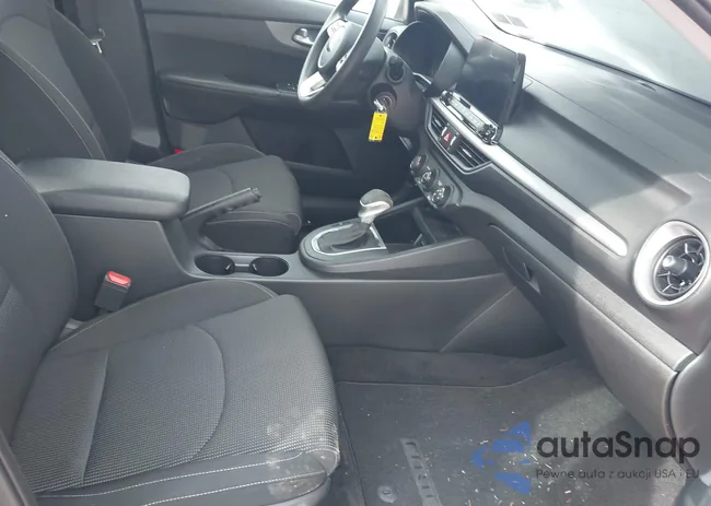 3KPF24AD1LE251716: 44244164