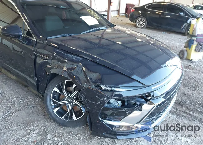 KMHL64JA3RA352812: 44244166