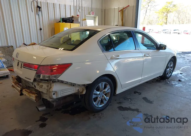 1HGCP2F66BA021580: 44245592