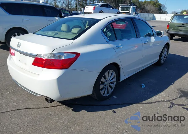 1HGCR2F8XFA241158: 44244913