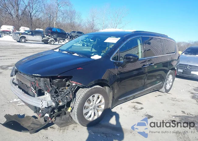 2C4RC1BG2HR832004: 44244953