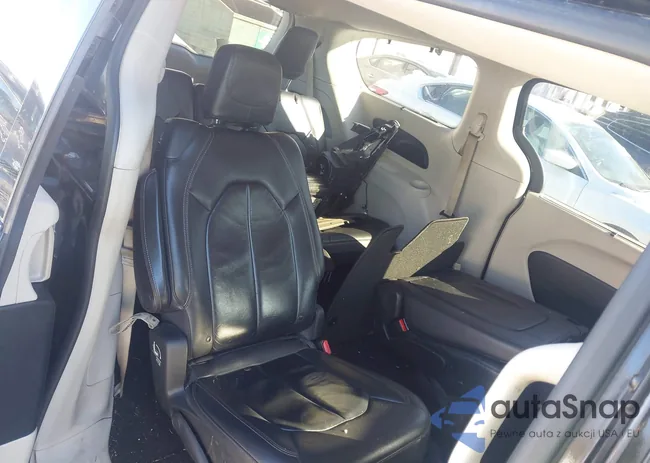 2C4RC1BG2HR832004: 44244953