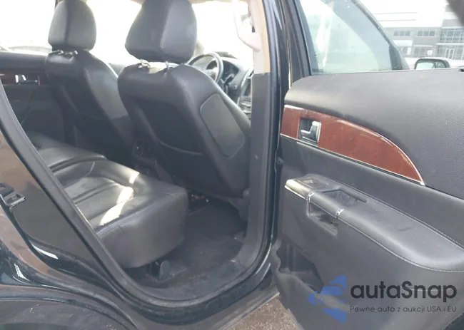 2LMDJ6JK9FBL25366: 44245244