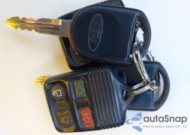 1FAHP35N49W230757: 44246298