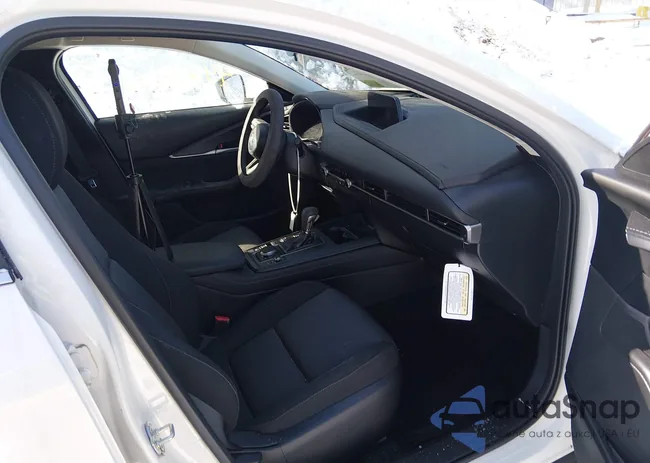 3MVDMBAM6PM531874: 44246382