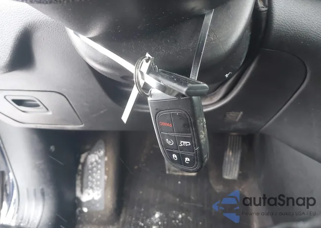 1C4PJLCS3FW669864: 44246389