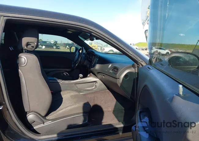 2C3CDZAG3GH337080: 44246428