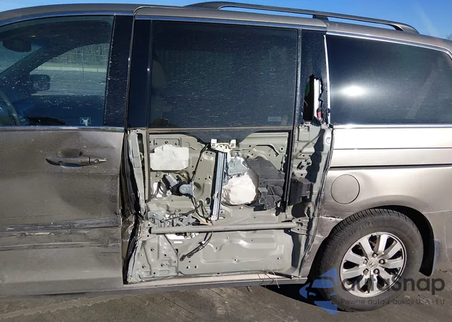 5FNRL38738B041513: 44246561