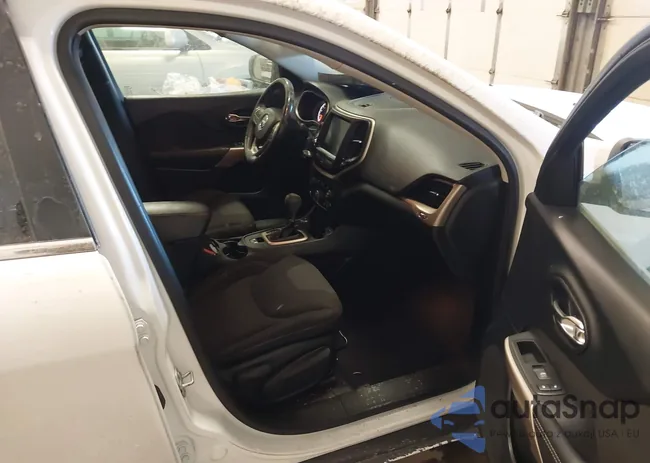 1C4PJMCS3HW606482: 44246771