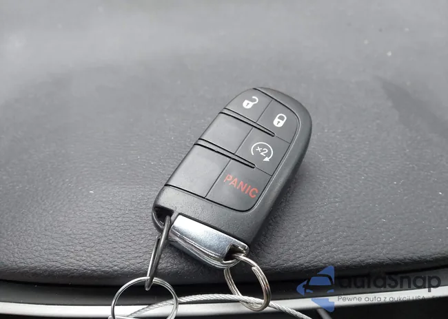 3C4NJCCBXJT204911: 44246783