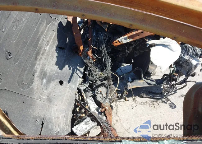 3LN6L2LU7DR811310: 44246806