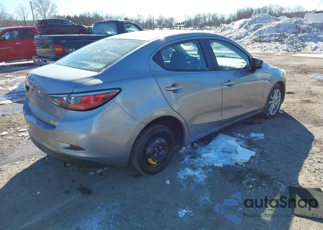 3MYDLBZV2GY133282: 44246815