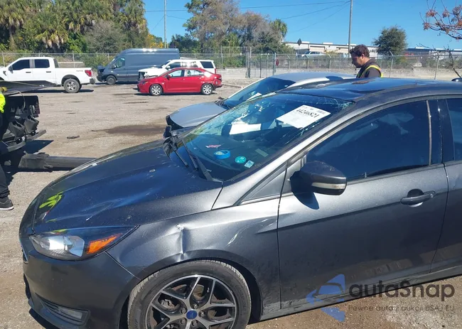 1FADP3M22JL319545: 44246821