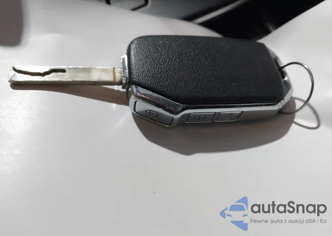 KNDPUCAF4P7083733: 44246836