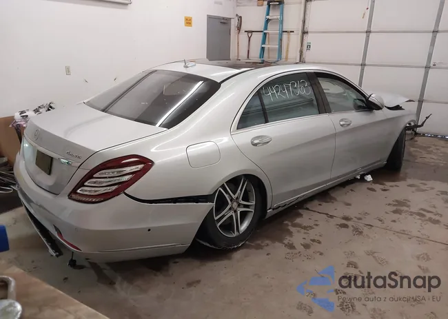 WDDUG8FB2GA227592: 44247363