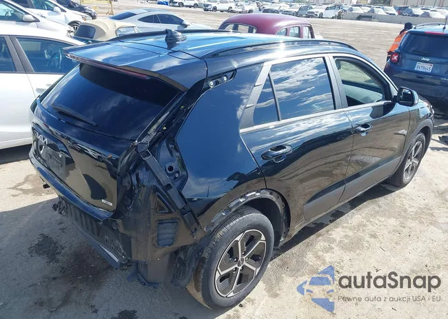 KNDCR3LE2R5153989: 44247366