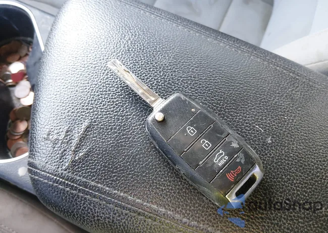 KNAGM4A75F5648044: 44247477