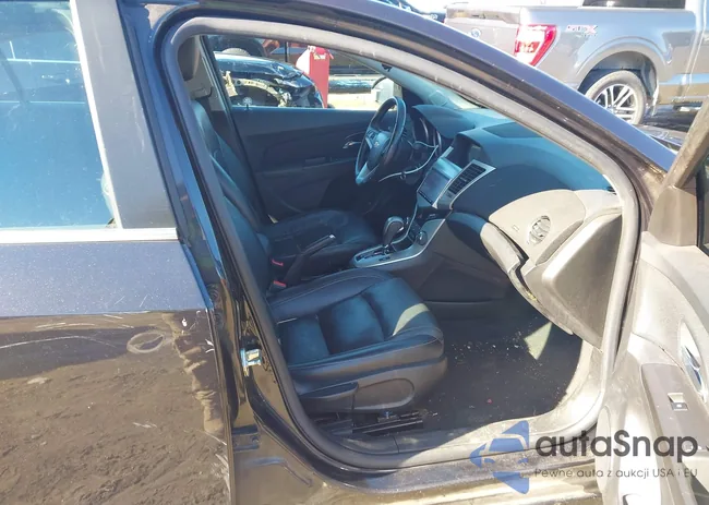 1G1PE5SB6F7201695: 44247095