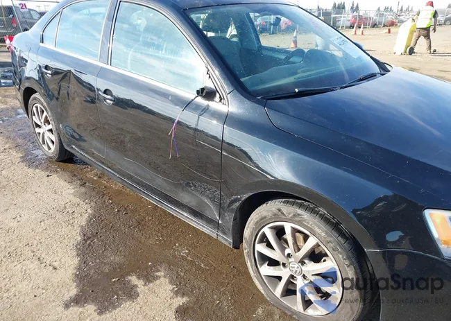 3VWBP7AJ8DM377535: 44248758