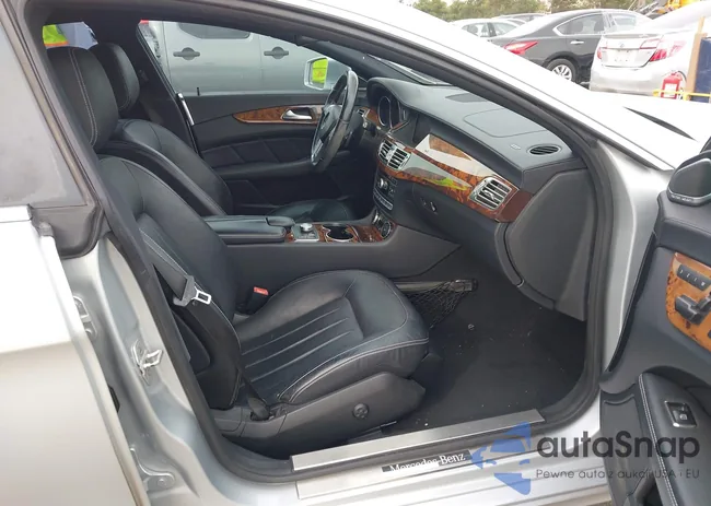 WDDLJ7DB2EA108528: 44248775