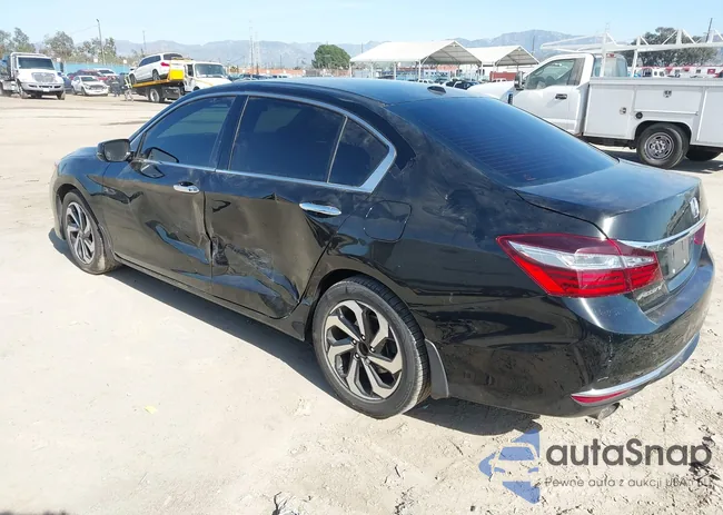 1HGCR3F89HA011264: 44249365