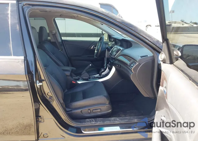 1HGCR3F89HA011264: 44249365