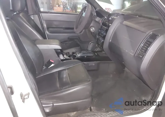 1FMCU9EG6AKC68757: 44249517