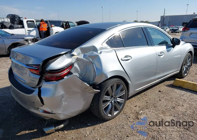 JM1GL1VM1J1302240: 44249634