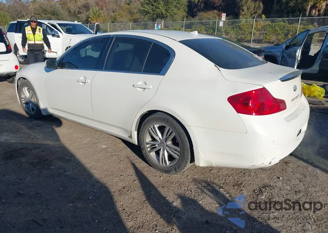 JN1CV6AP9DM710612: 44249643