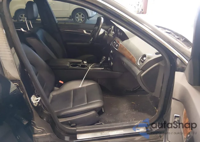 WDDGF8AB7DG078516: 44249806