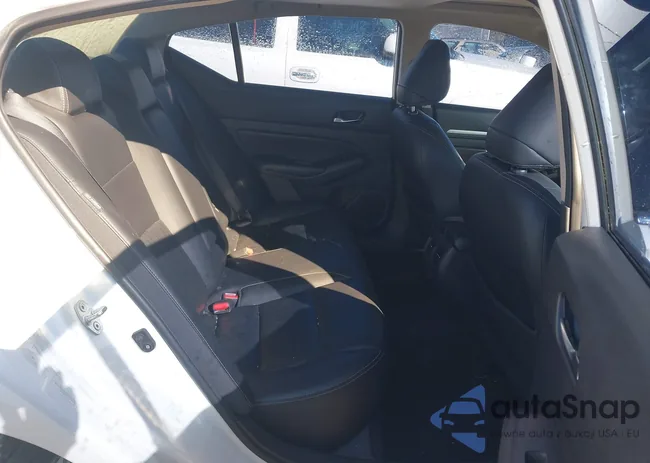 1N4BL4EV8KC131518: 44249814