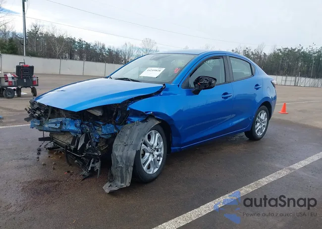 3MYDLBYV0JY313661: 44249818