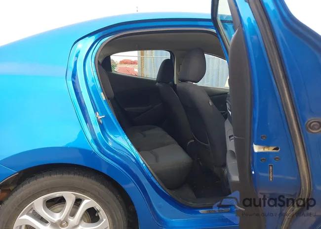 3MYDLBYV0JY313661: 44249818