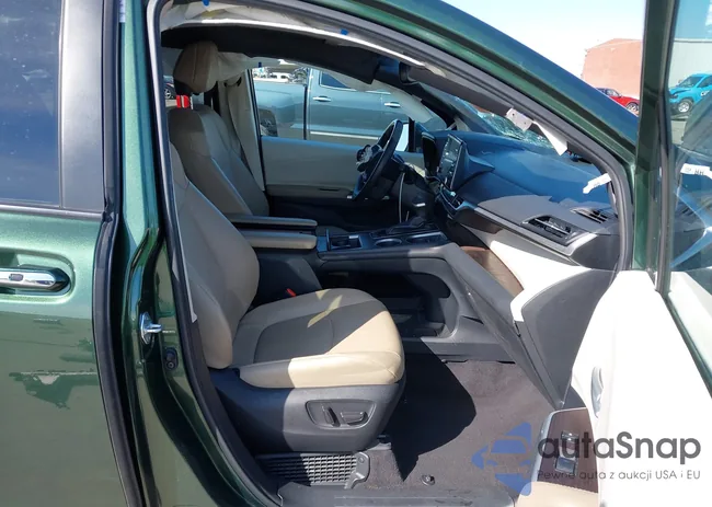 5TDYRKEC6NS100017: 44248908