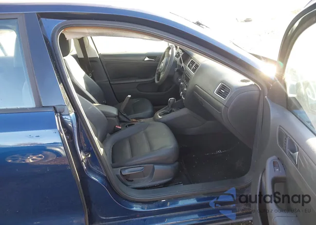 3VWDP7AJ2CM026580: 44249061