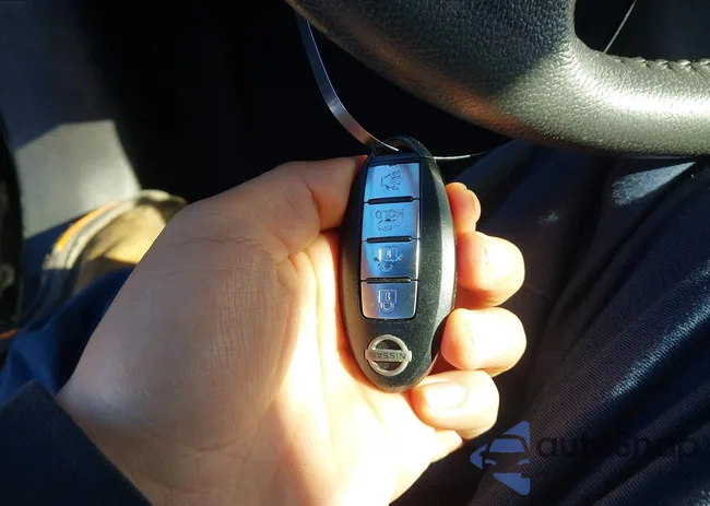 3N1AB7AP0HY276945: 44249078