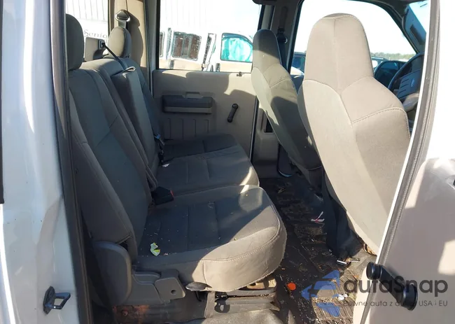 1FTSW21589EA70813: 44249127