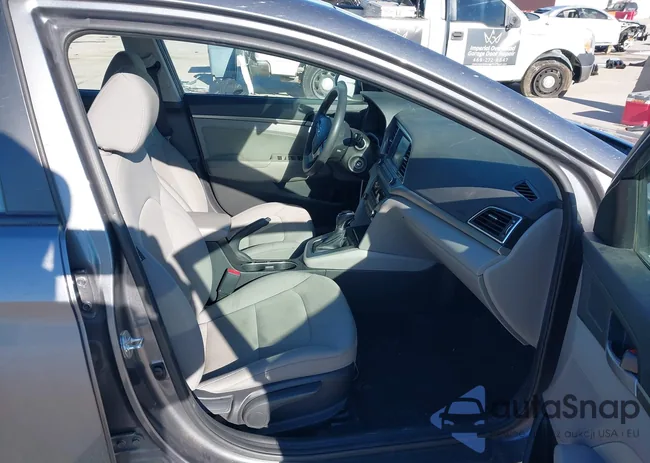 5NPD84LF5JH369054: 44250701